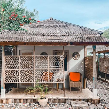 Bungalow Cafe Gili Beachfront Gili Meno Esterno foto