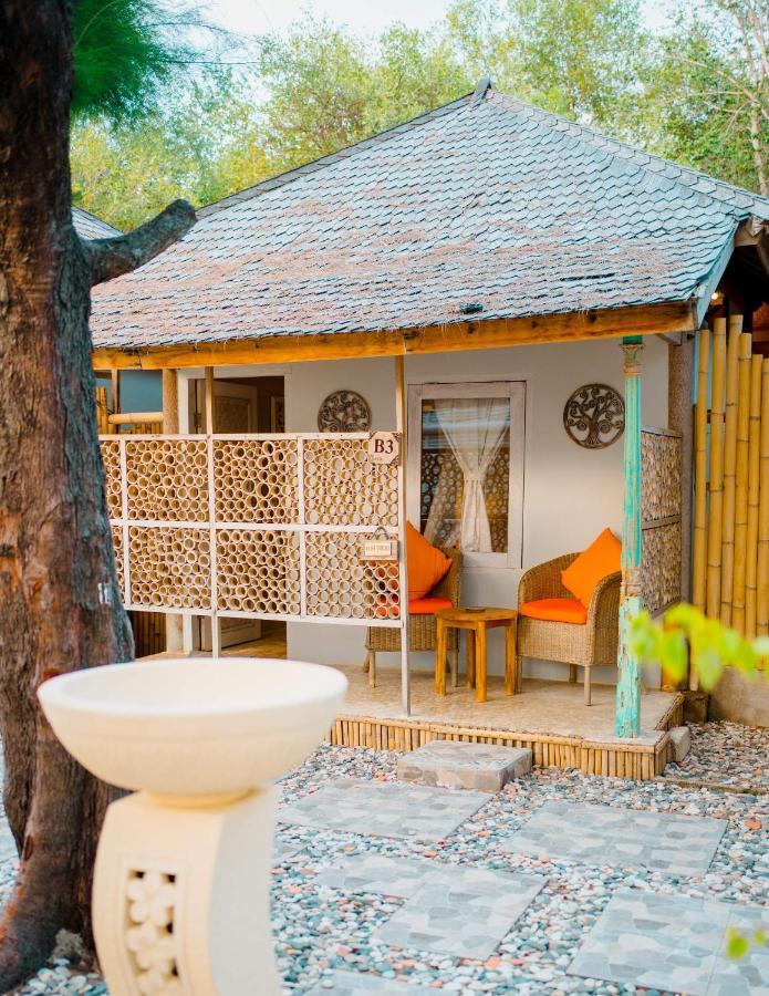 Bungalow Cafe Gili Beachfront Gili Meno Esterno foto