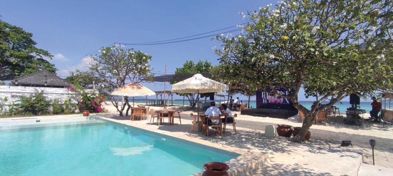 Bungalow Cafe Gili Beachfront Gili Meno Esterno foto