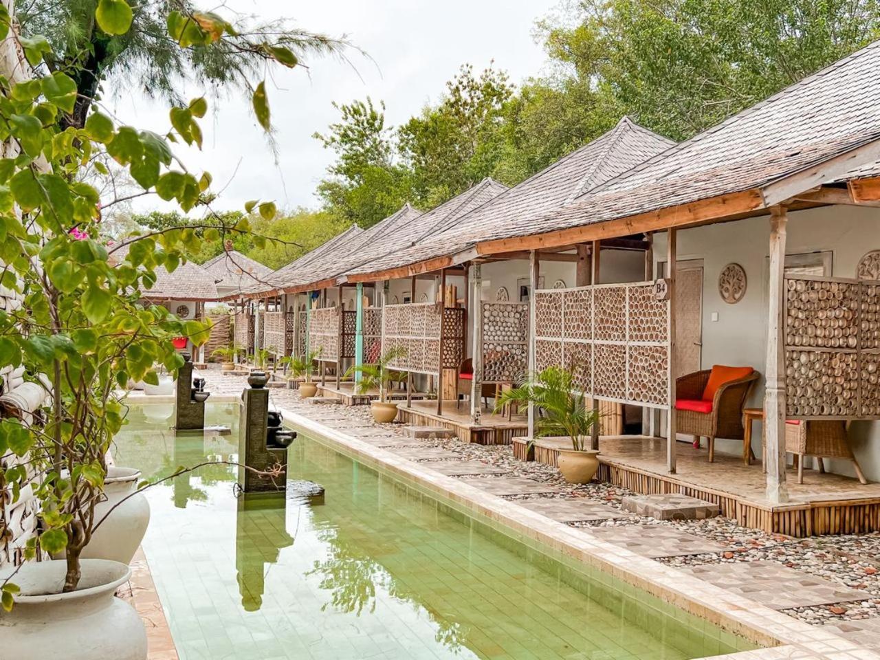 Bungalow Cafe Gili Beachfront Gili Meno Esterno foto
